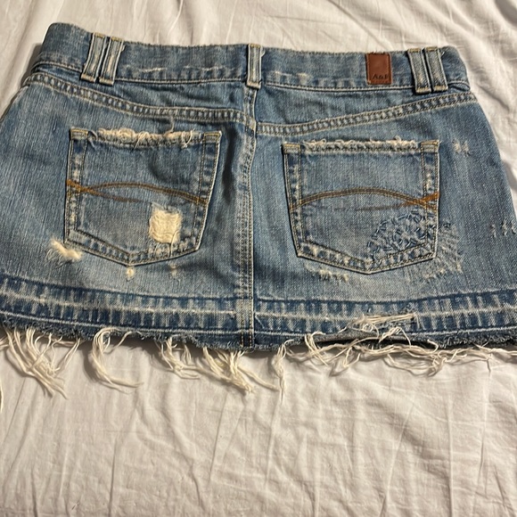 Abercrombie and Fitch Skirt - Picture 3 of 4